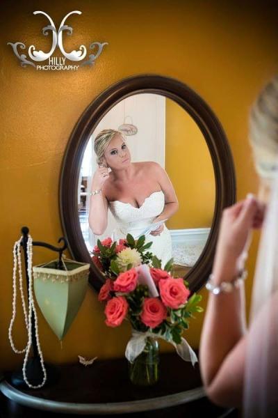 The Glen Willis House located in Frankfort Kentucky hosted the wedding for our gorgeous bride. We enjoyed working with you and handling all your wedding details. Congratulations 